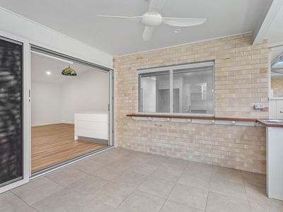 2B Fig Tree Court, Forster