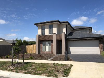 49 Lincoln Avenue, Officer