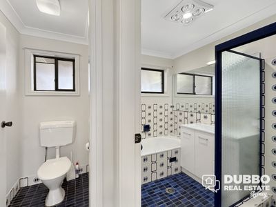 9 Meadowbank Drive, Dubbo