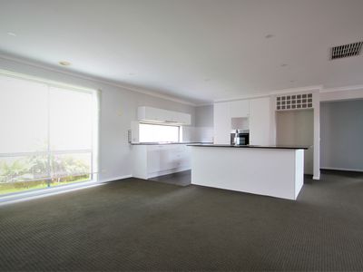 14 Kimberley Grove, Pakenham
