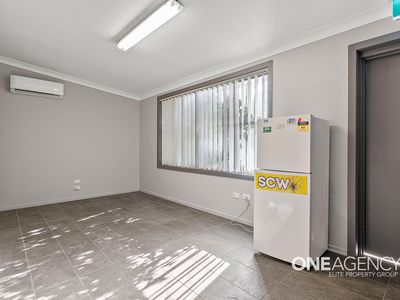 2 / 30 Sunset Avenue, Barrack Heights
