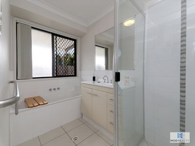 6 Eric Drive, Blackstone