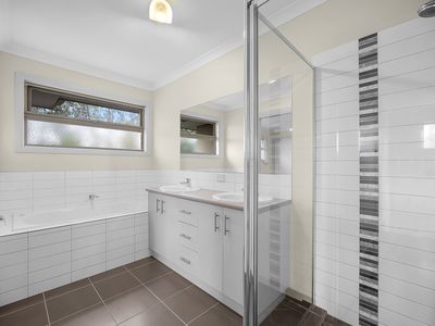 2 / 23 Symons Avenue , Hoppers Crossing