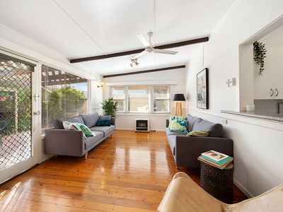 2 Beaumaris Crescent, Mortdale