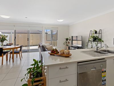 2 / 22 Cola Crescent, Wynnum West