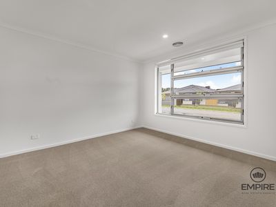 11 Saltcoats Road, Clyde North