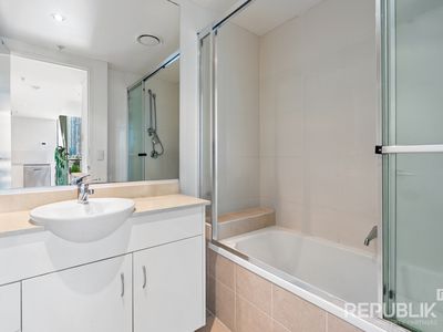 1203 / 1 Como Crescent, Southport