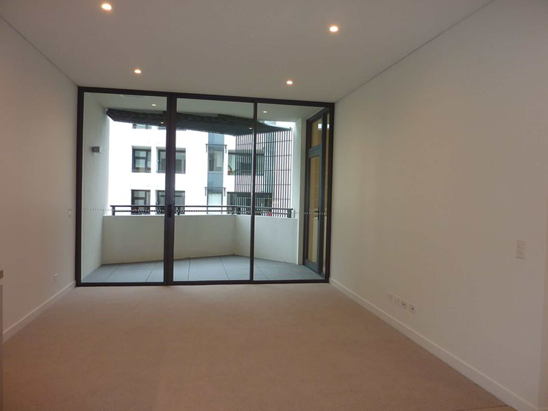 7402 / 2 Cullen Close, Forest Lodge