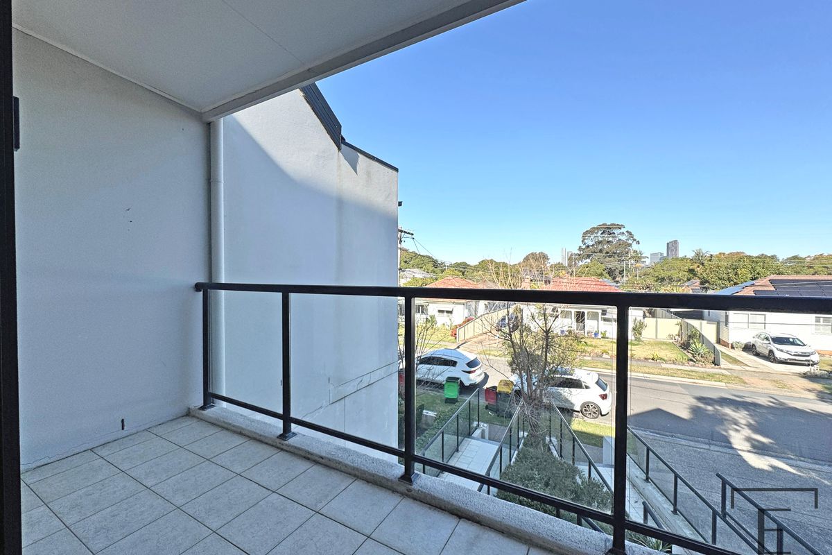 2 / 9-13 Balmoral Road, Northmead