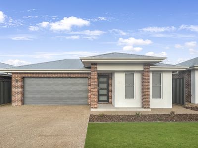 30 Manchurian Circuit, Dubbo