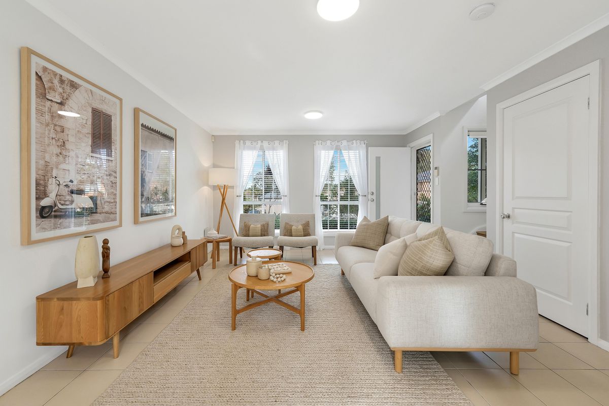 1 / 8 Anzac Avenue, Wyong