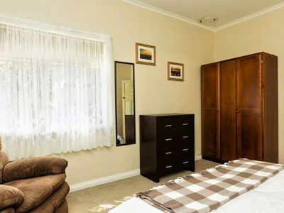 14 Howlong Road, Rutherglen
