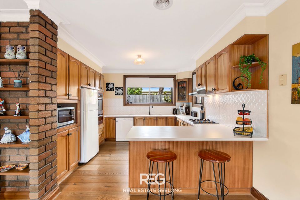 13 Greenbank Court, Leopold