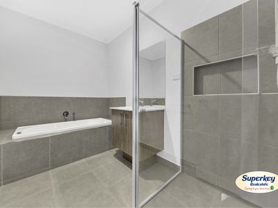 7 Mendocino Crescent, Tarneit