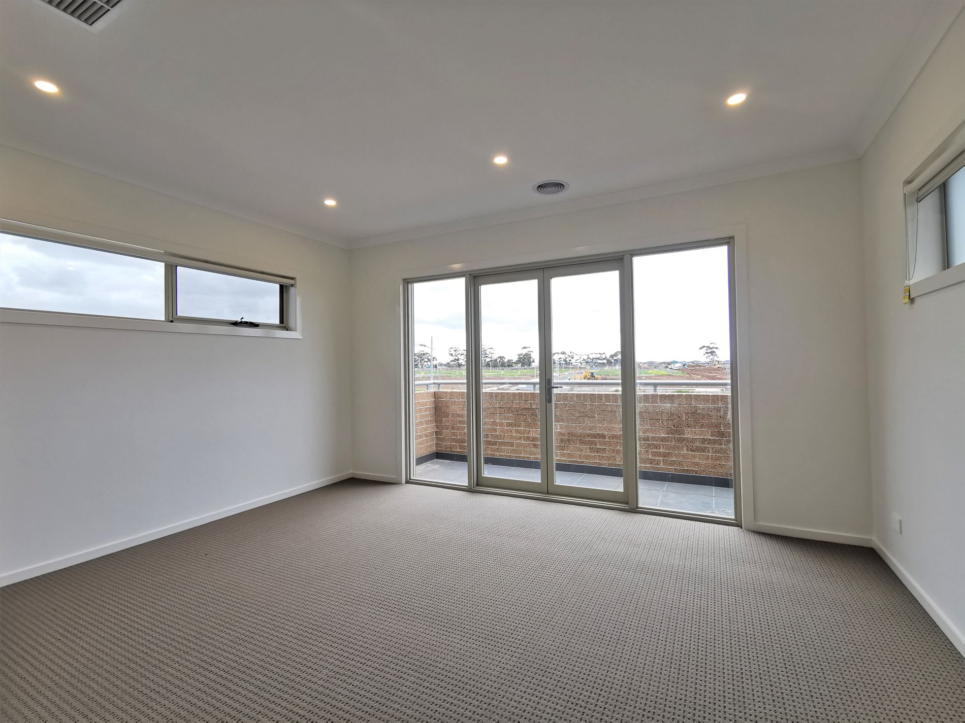 35 Hoffman Cr, Truganina