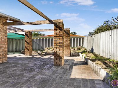 15 Crest Court, Thornlie