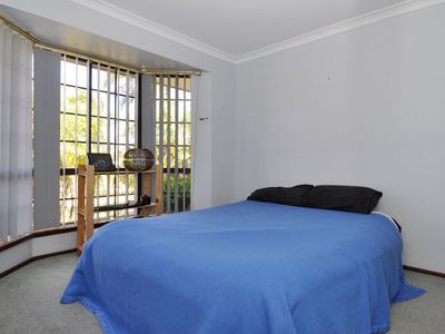 9 Compton Court, Hannans