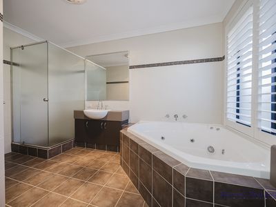 102 Millendon Street, Carramar