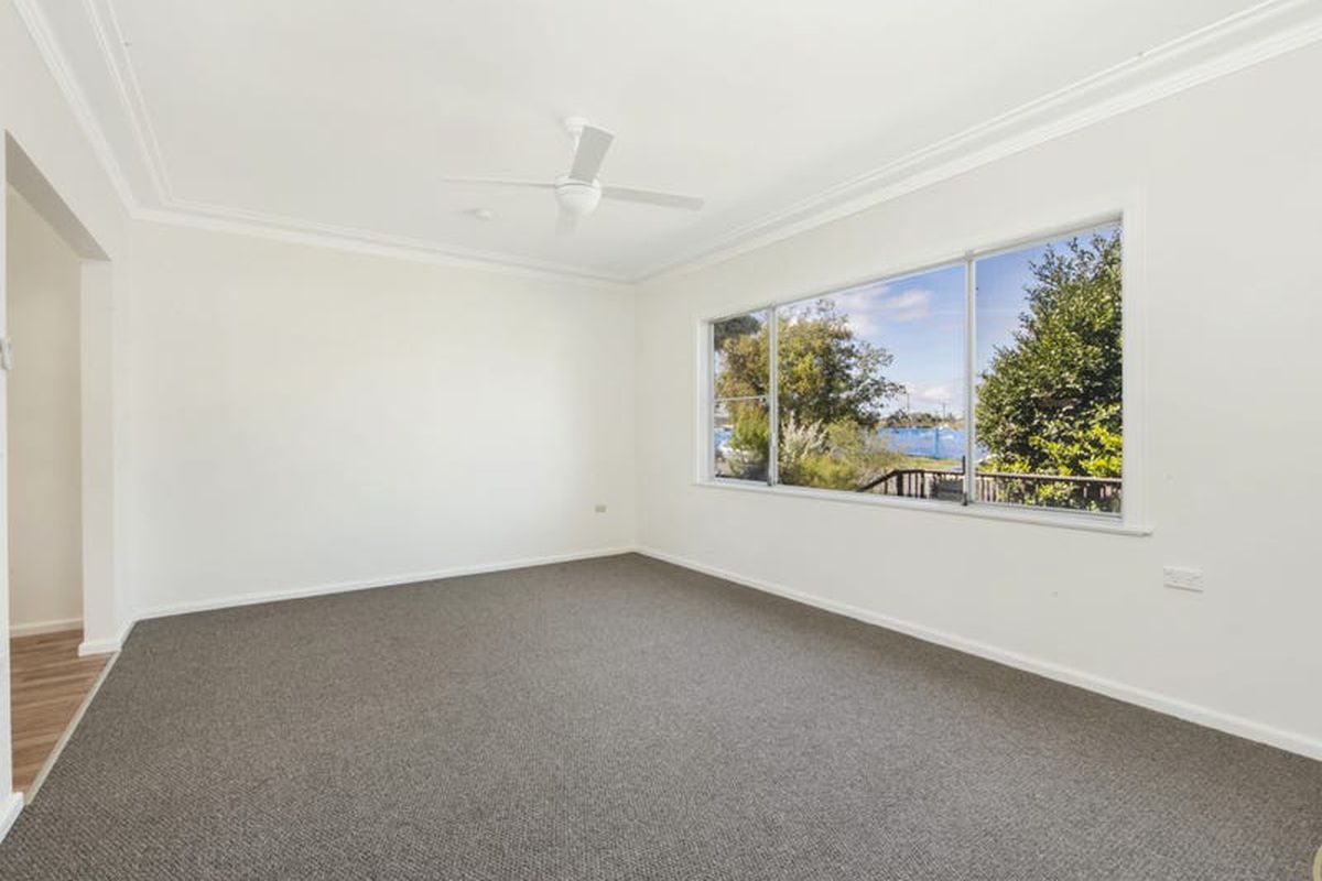7 Lone Pine Avenue, Umina Beach