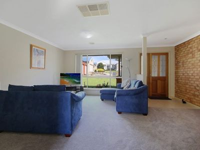 2 Medinah Ct, West Wodonga