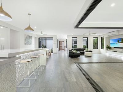 32 Iridescent Drive, Trinity Park