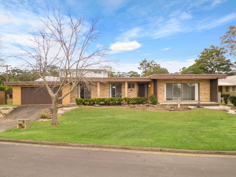 17 McMillan Avenue, Winston Hills