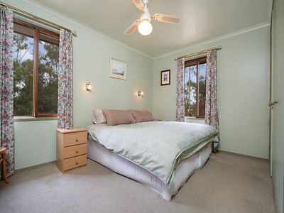 90 Cruikshank Drive, Bagshot
