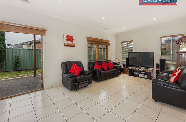 36 Chelsworth Loop, Craigieburn