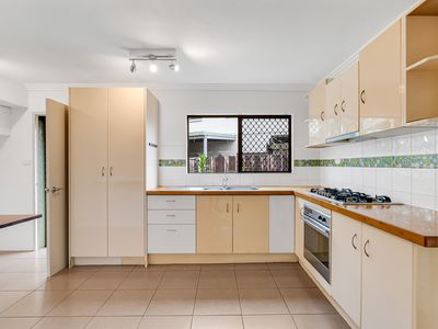 8 / 49 English Street, Manunda