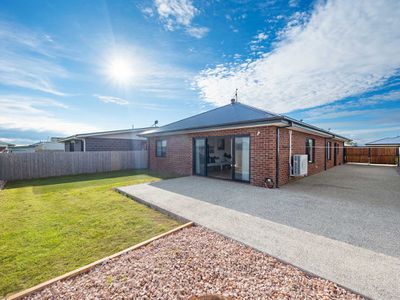 23 Callaway Court, Peterborough