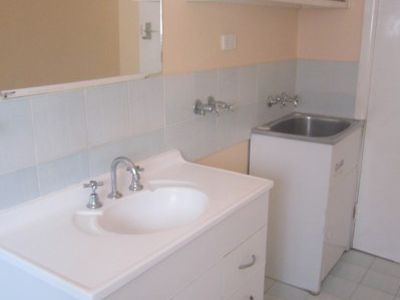 2 / 26 Ranchby Avenue, Lake Heights