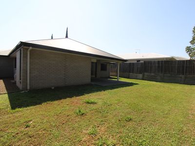 70 Mieka Crescent, Pimpama