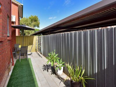 4 / 7 Long Street, Plympton