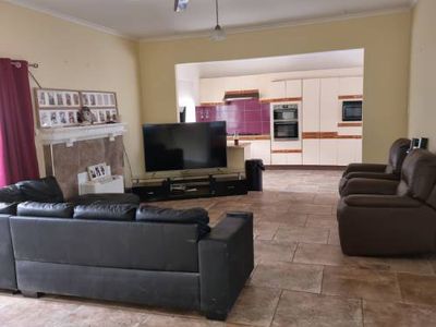 62 Golden Wattle Drive, Maryborough