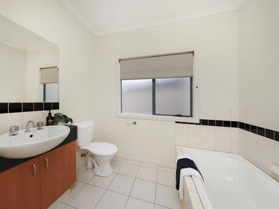 98 Kynoch Lane, Maribyrnong