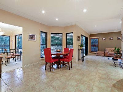 19 The Heights, Underwood