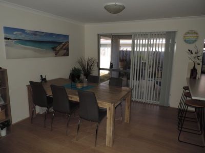 16 Venulosa Avenue, Halls Head
