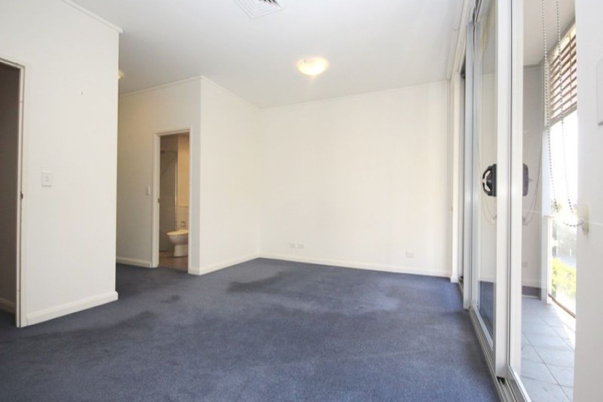 9 Lewis Avenue, Rhodes