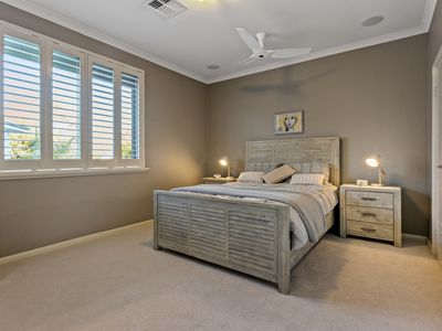 27 Wright Cres, Bayswater