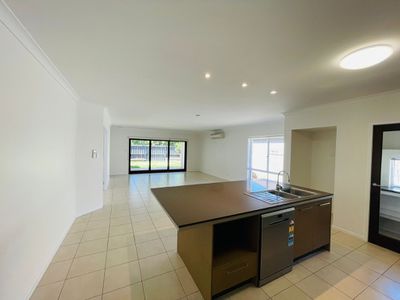 54 Denham Crescent, North Lakes