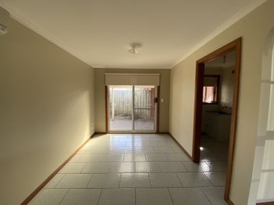 1 / 25 Tweed Court, Werribee