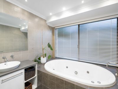 2 Waterview Parade, Southern River