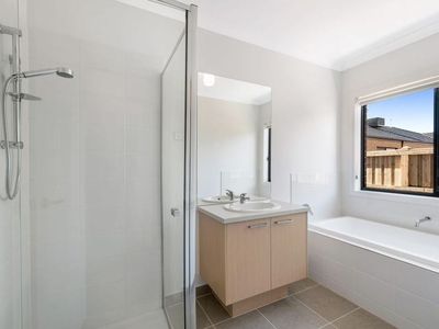 10 Fothergil Grove, Truganina