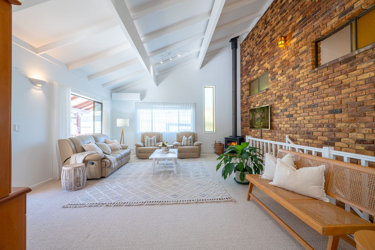 Expansive Family Haven in Prime Currumbin Location!!  