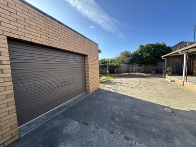 76 Sutherland Street, Hadfield