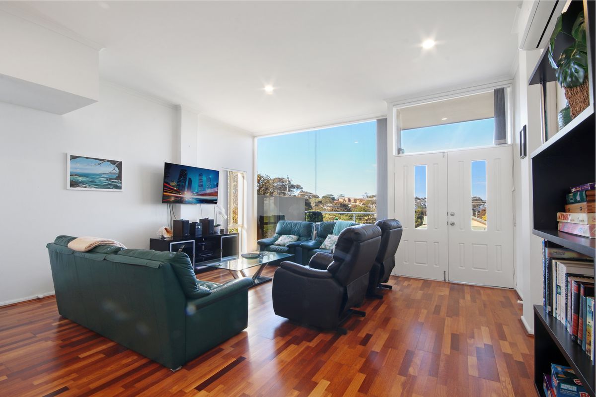 Unit 1  / 10-12 Marine Drive, Narooma