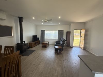 11 Cheney Road, Parkes