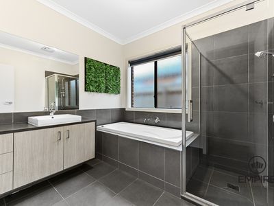 40 Ferrari Drive, Cranbourne East