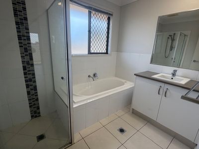 9 CURLEW CRESCENT, Oxley Vale