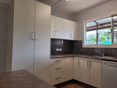 6 SUNRISE ROAD, Sapphire Central